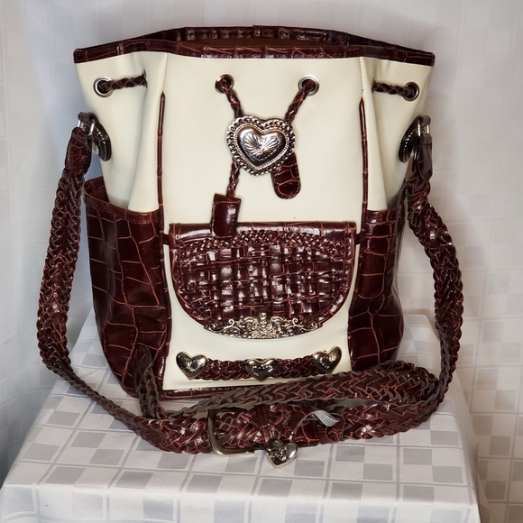 Large Bucket Purse - Picture 5 of 7